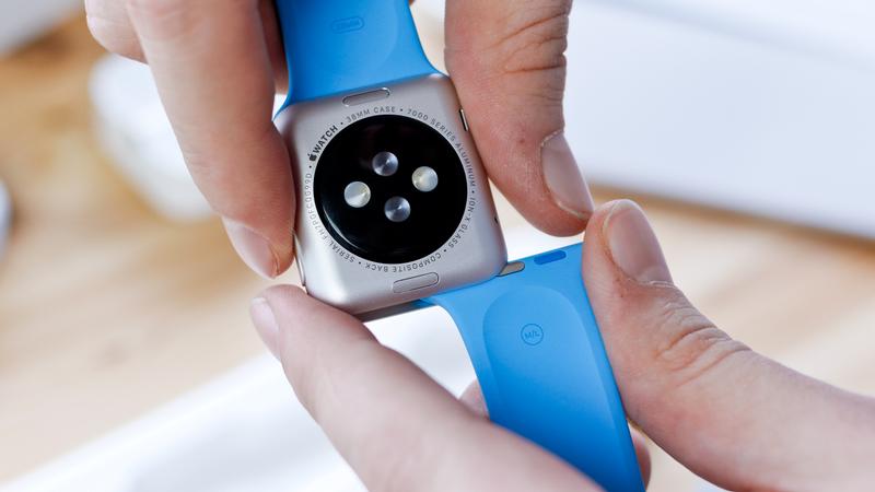 How to set up a new Apple Watch: How to change the strap