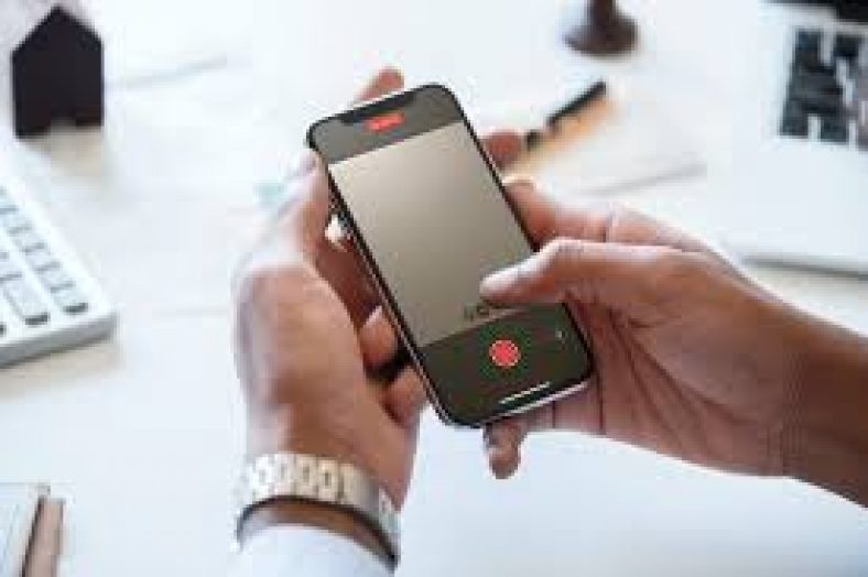 How to Record a Video While Playing Music on an Phone