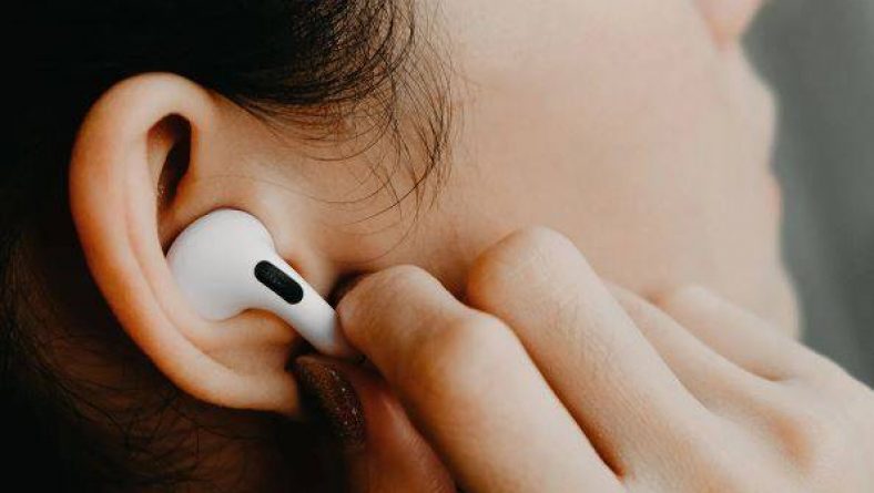 How to Use Airpods With Android Devices