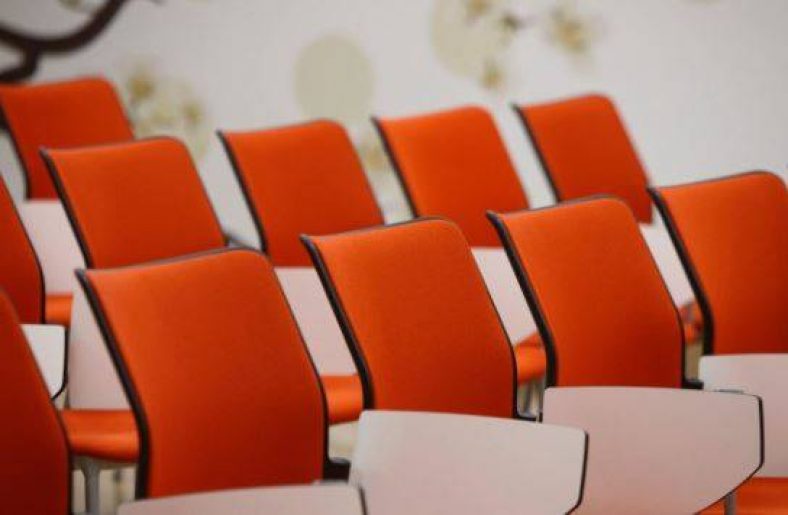 Virtual Trade Shows vs Physical In-Person Events