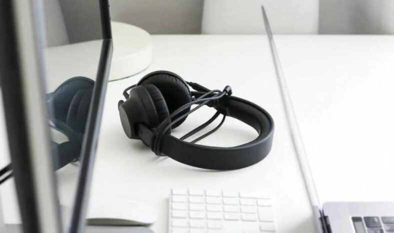 How to Turn On Microphone on Windows 10 and 11