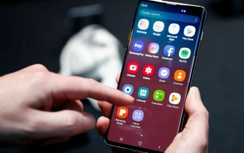 How to remove apps from Samsung phone