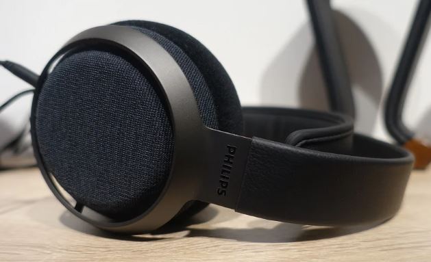 Philips Fidelio X3 review 2024: stunning build quality and sound