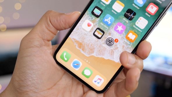 How to Reset Home Screen Layout on Android and iPhone