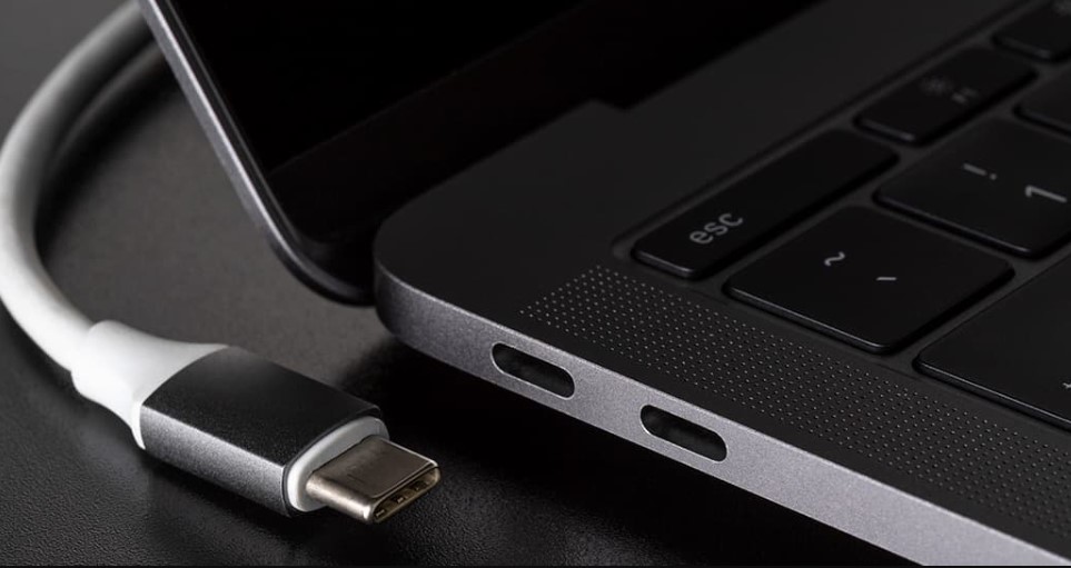 How to clean USB-C port on Phone or Laptop