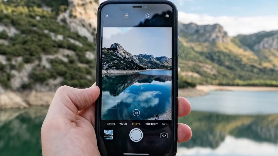 (iOS 17) How to Enable iPhone Camera Level Tool