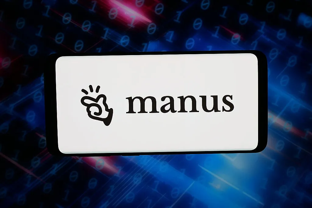Manus logo displayed on a screen