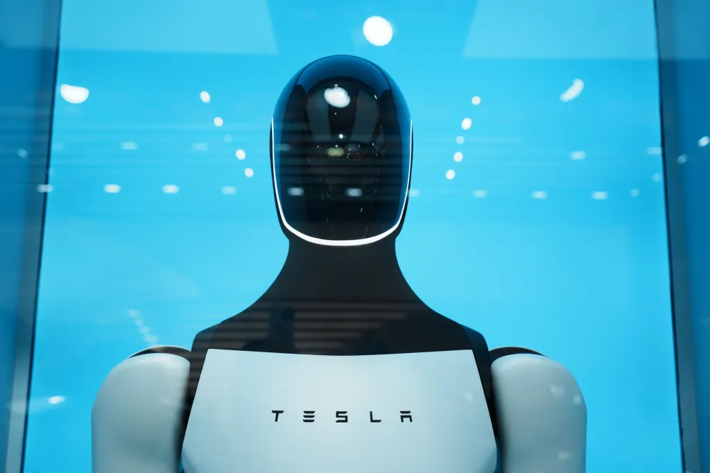 Tesla Optimus humanoid robot